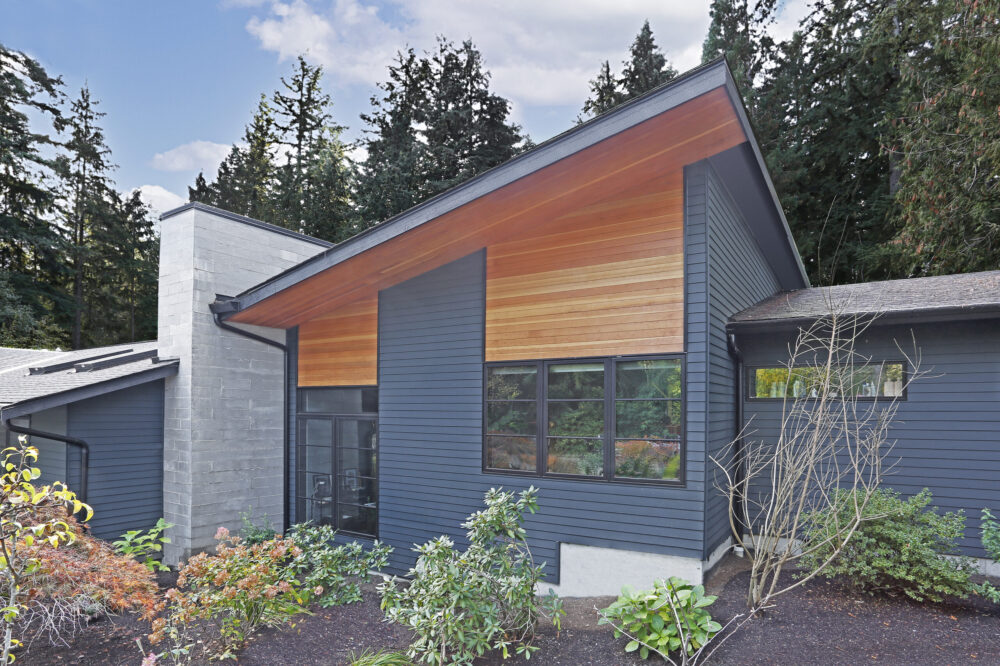 Exterior view of the study and bedroom.